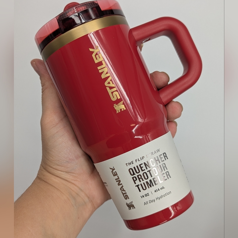 New STANLEY Quencher H2.0 Protour Tumbler cup 20oz Holly Berry 🍓 🍒 Red